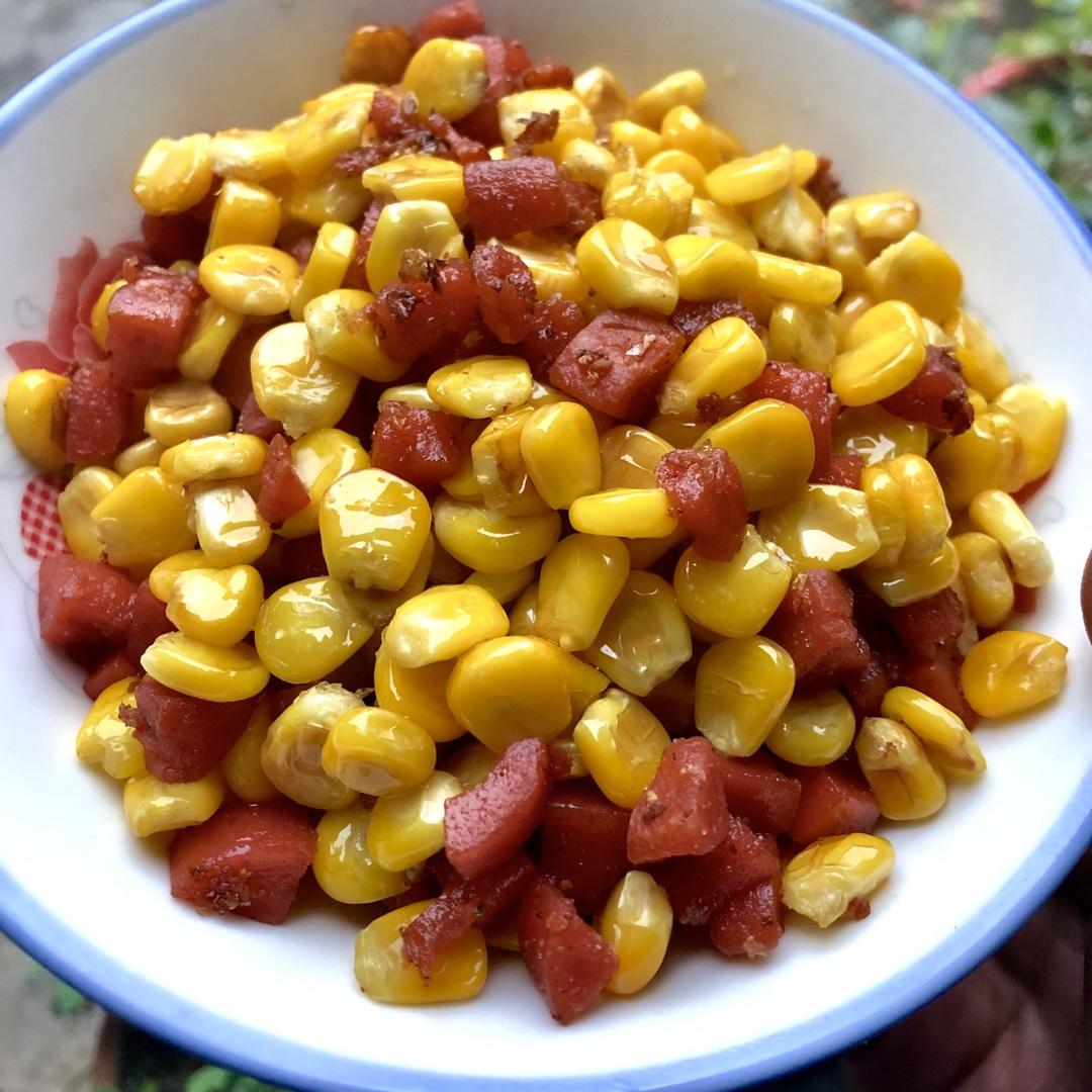 火腿肠红椒炒玉米粒