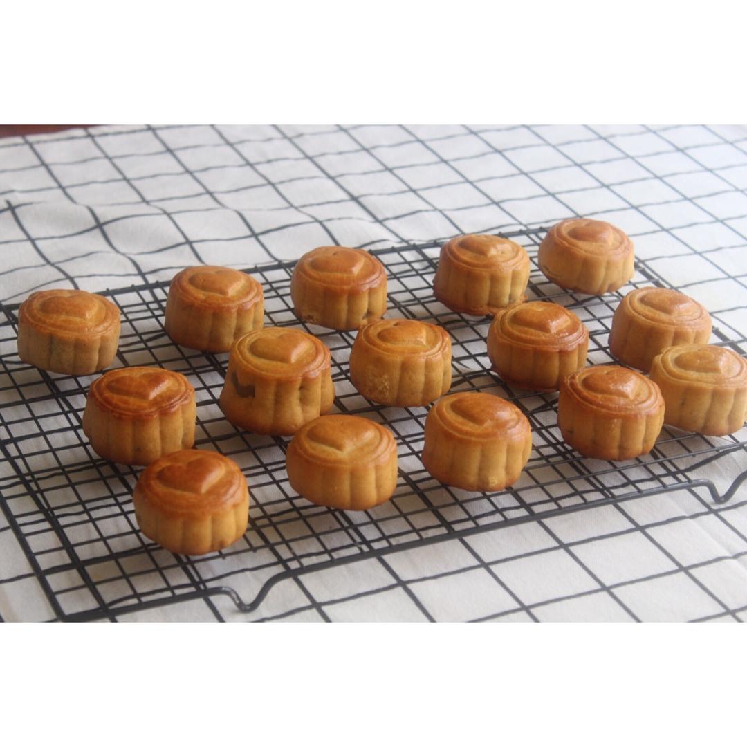 广式月饼—蛋黄莲蓉月饼