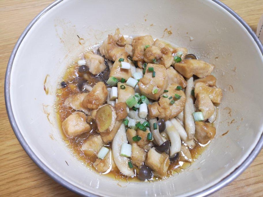 菌菇蒸鸡肉