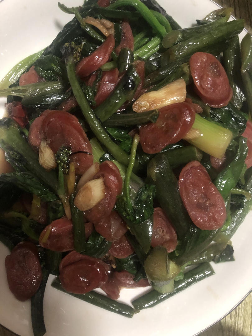 菜苔炒腊肉（紫菜苔红菜苔）