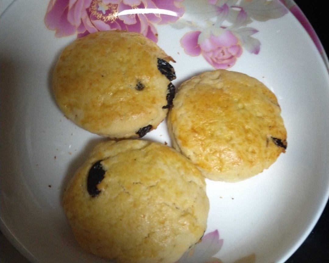 黑加仑葡萄干杏仁粉淡奶油司康