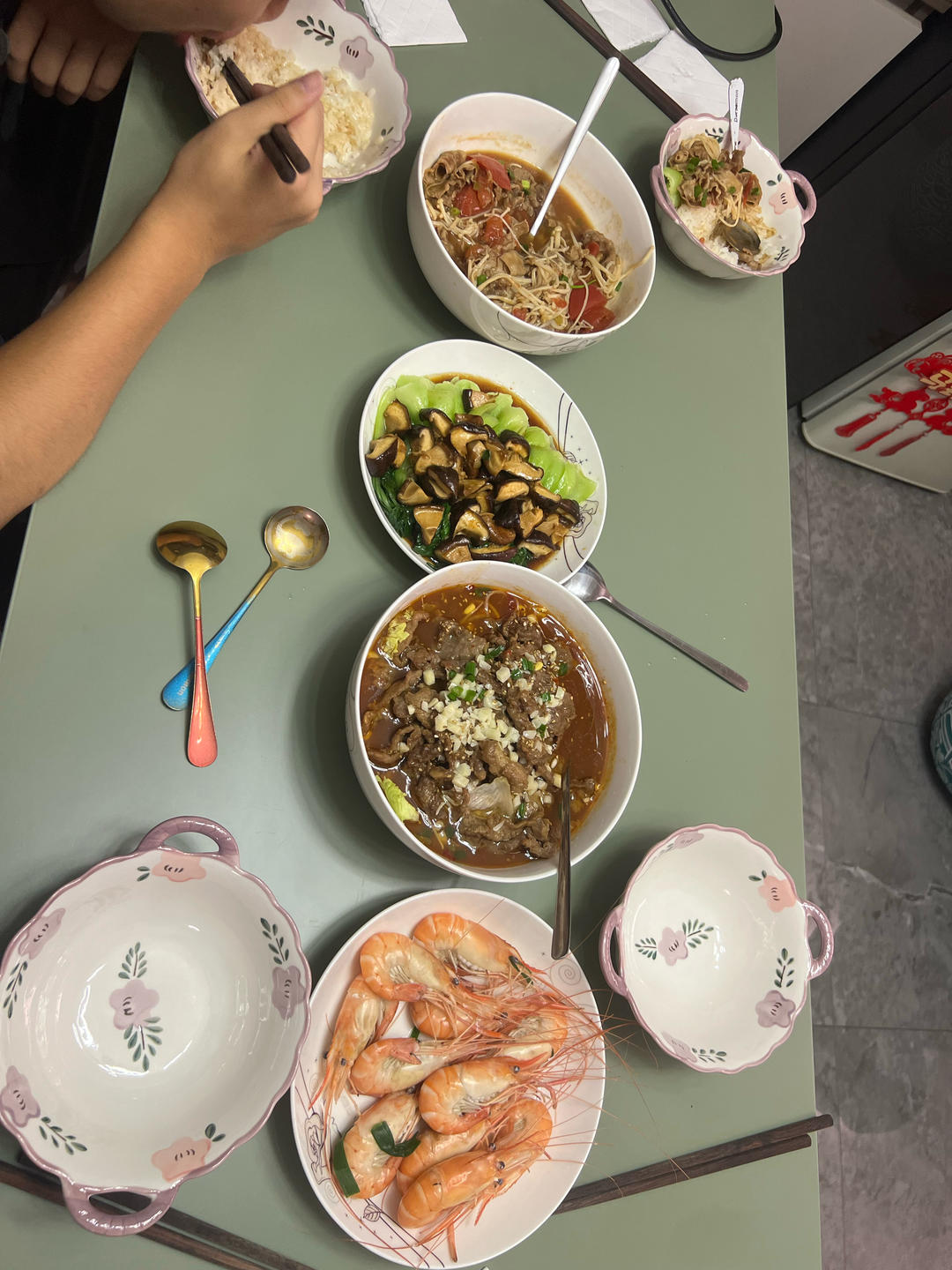 金针菇番茄肥牛卷