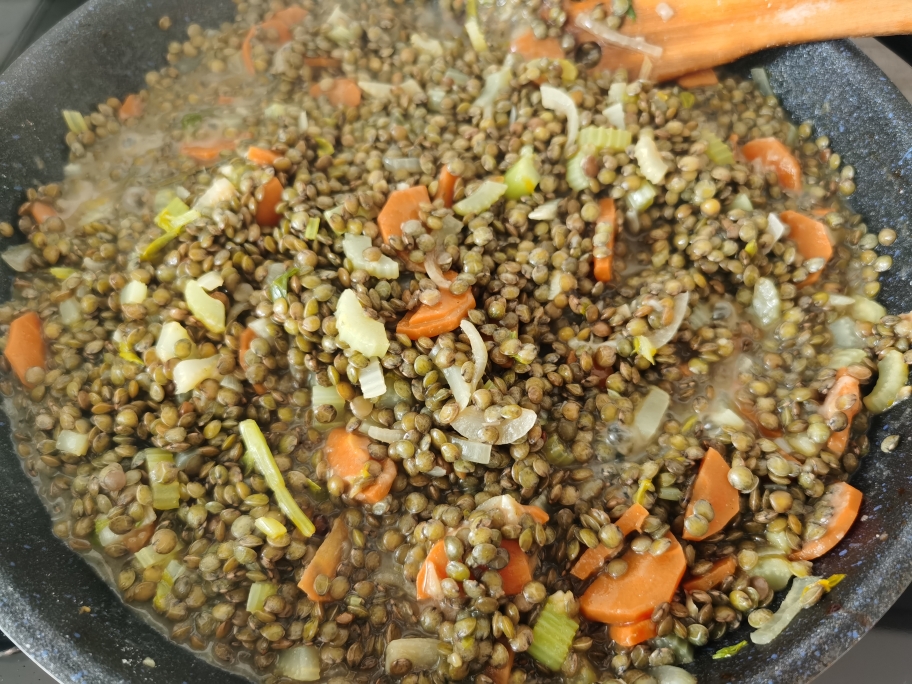 琵琶腿炖小扁豆，豆不用提前泡的做法 步骤9