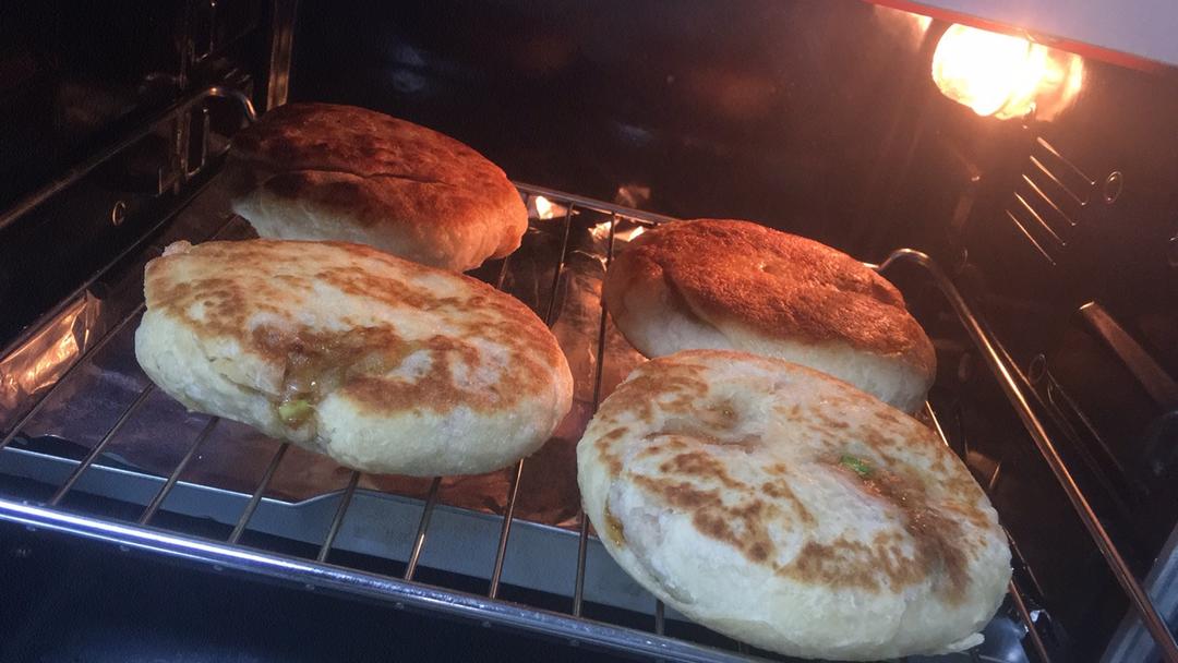 油酥肉火烧 Pork Pie