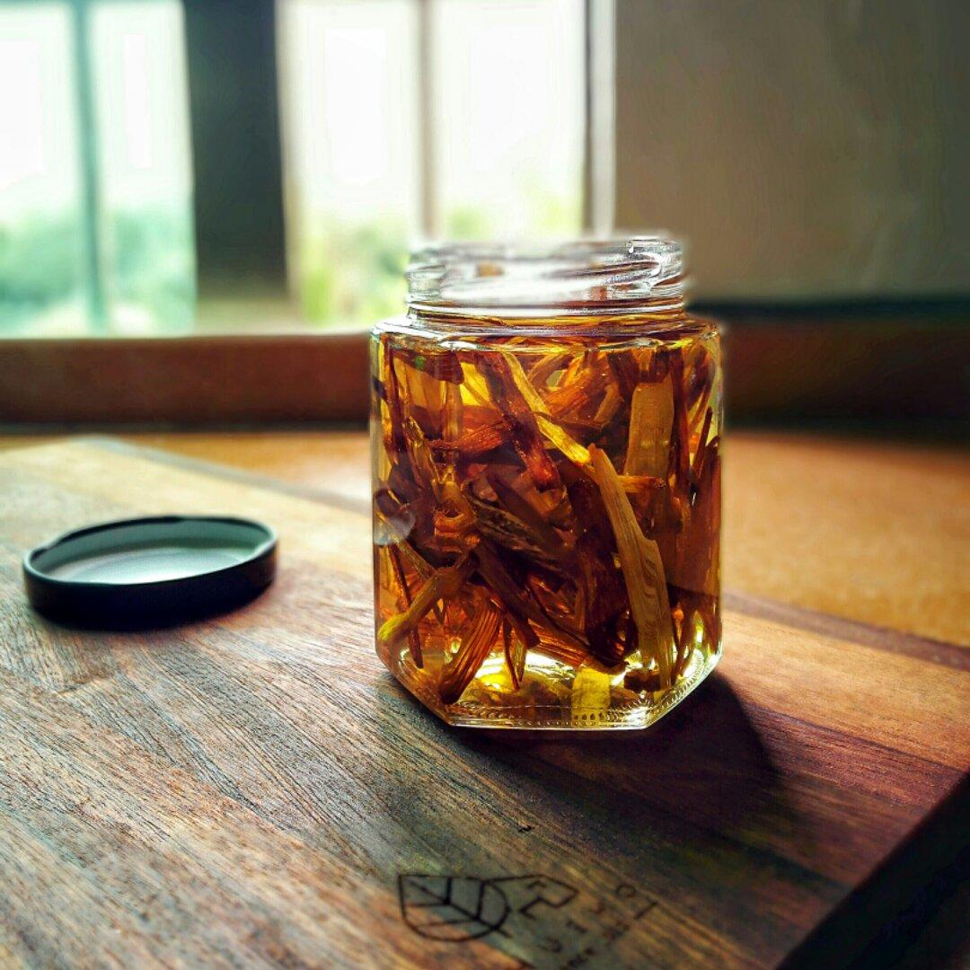 这是一瓶土豪金葱油