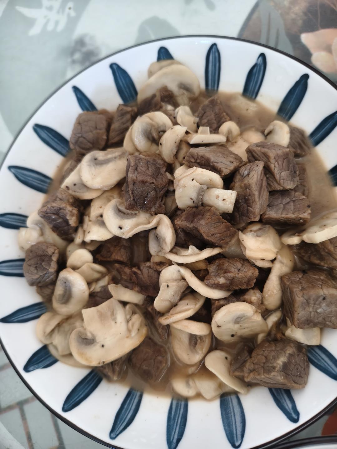 蒜香口菇牛肉粒