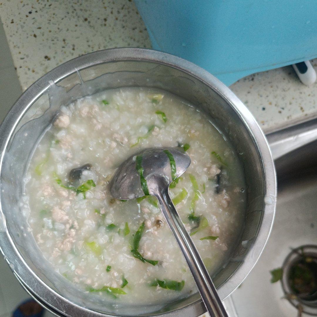 皮蛋瘦肉粥(经典粤菜)