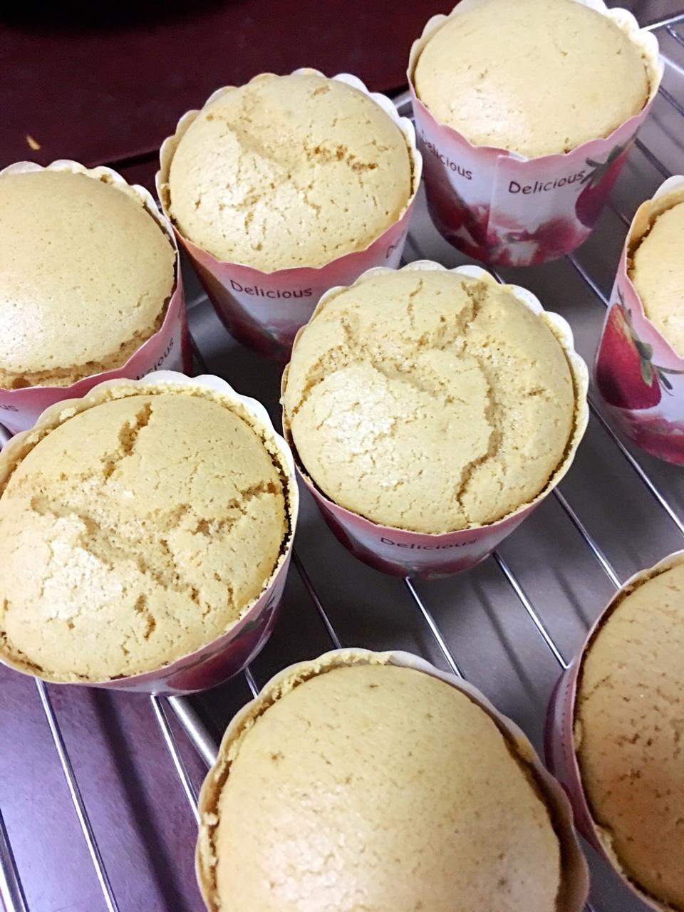 《Tinrry下午茶》教你做杏仁小蛋糕