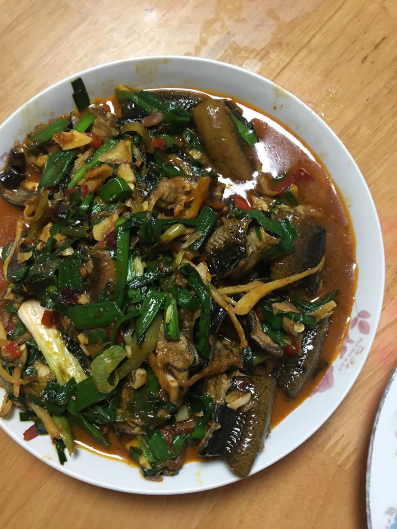 Q弹鲜香的红烧鳝鱼，三块鳝鱼可下一碗白米饭