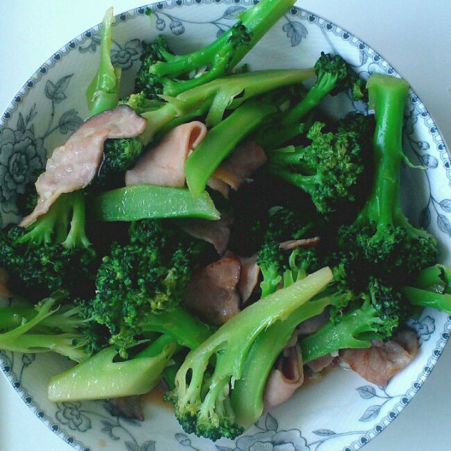 西兰花炒肉片