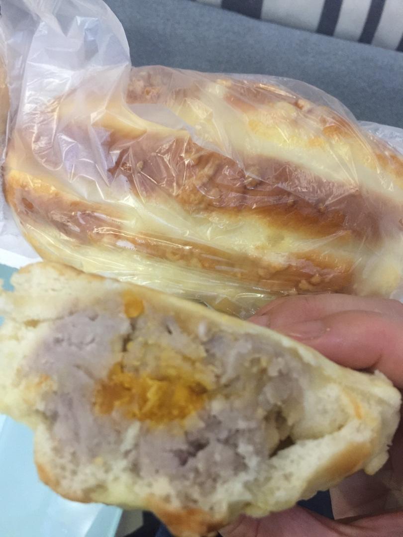 芋泥咸蛋黄软欧包