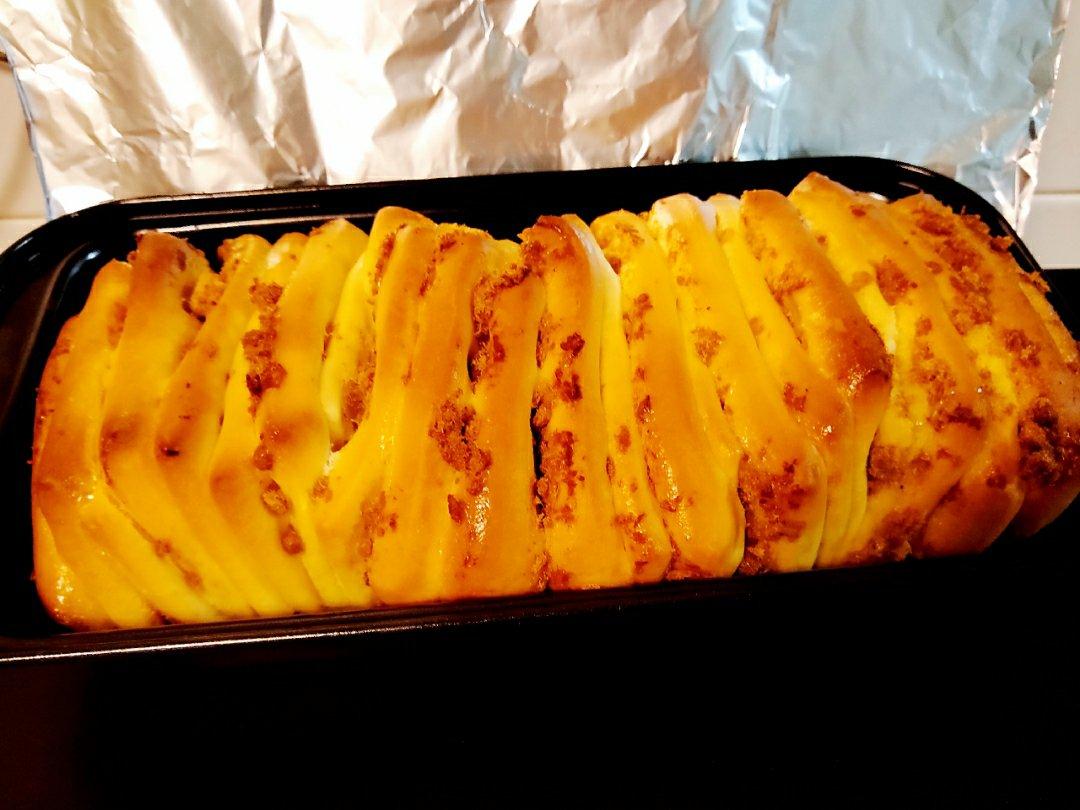 手撕千层肉松面包