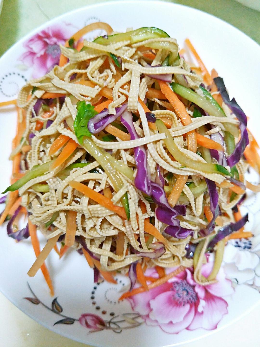 阳春白雪l做的醋拌五彩丝