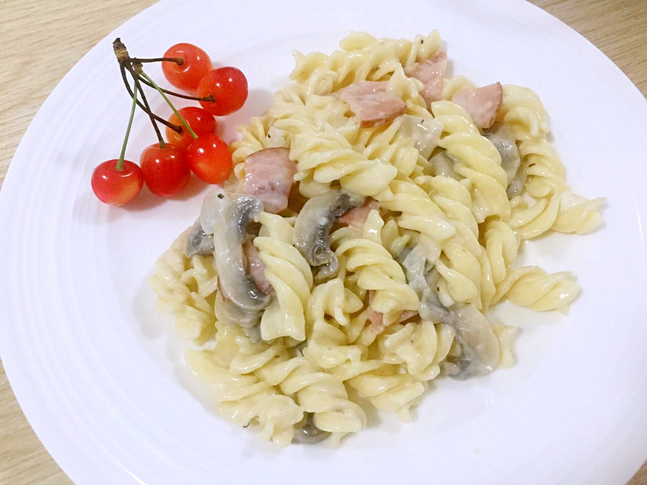 白蘑菇奶油培根意面