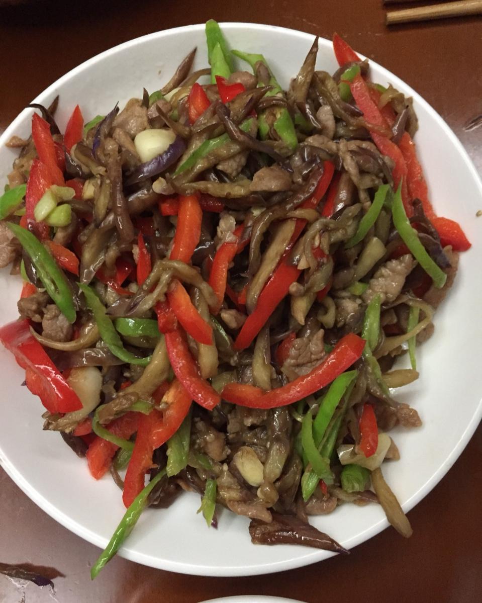 堂妈小厨——辣椒炒茄丝