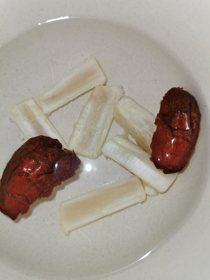 清炖红鸡赤嘴花胶配红枣（满满的胶原蛋白）的做法 步骤5
