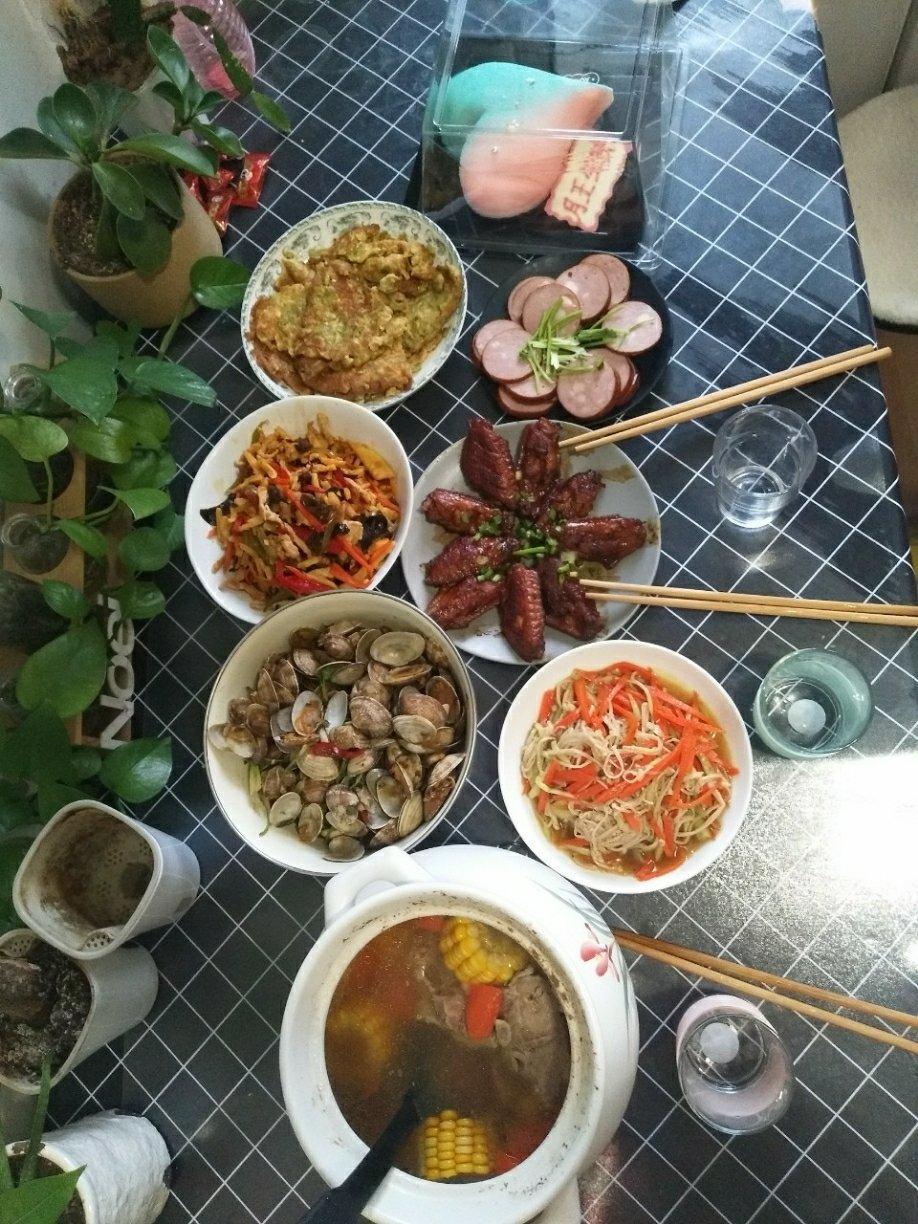 清甜胡萝卜玉米排骨汤