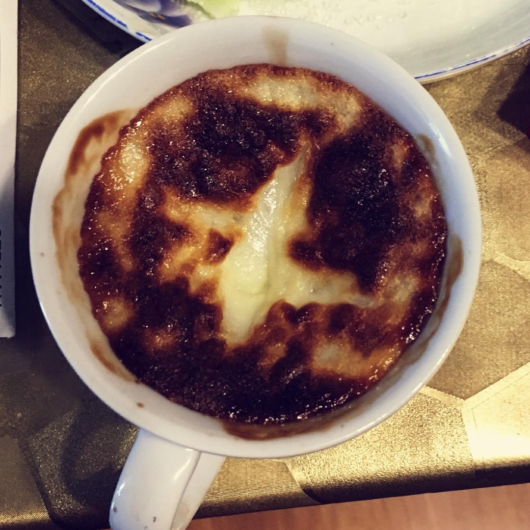 Crèmebrulée。法式烤布雷。焦糖布丁。