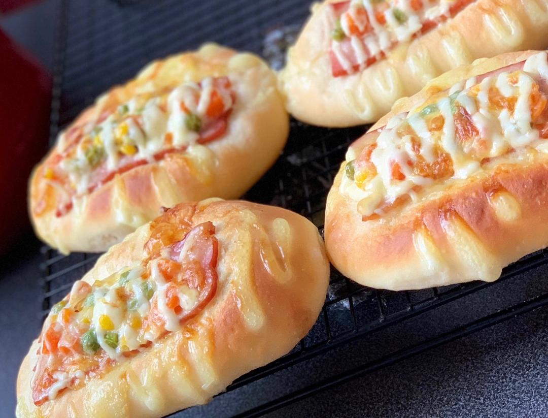 【培根沙拉面包】