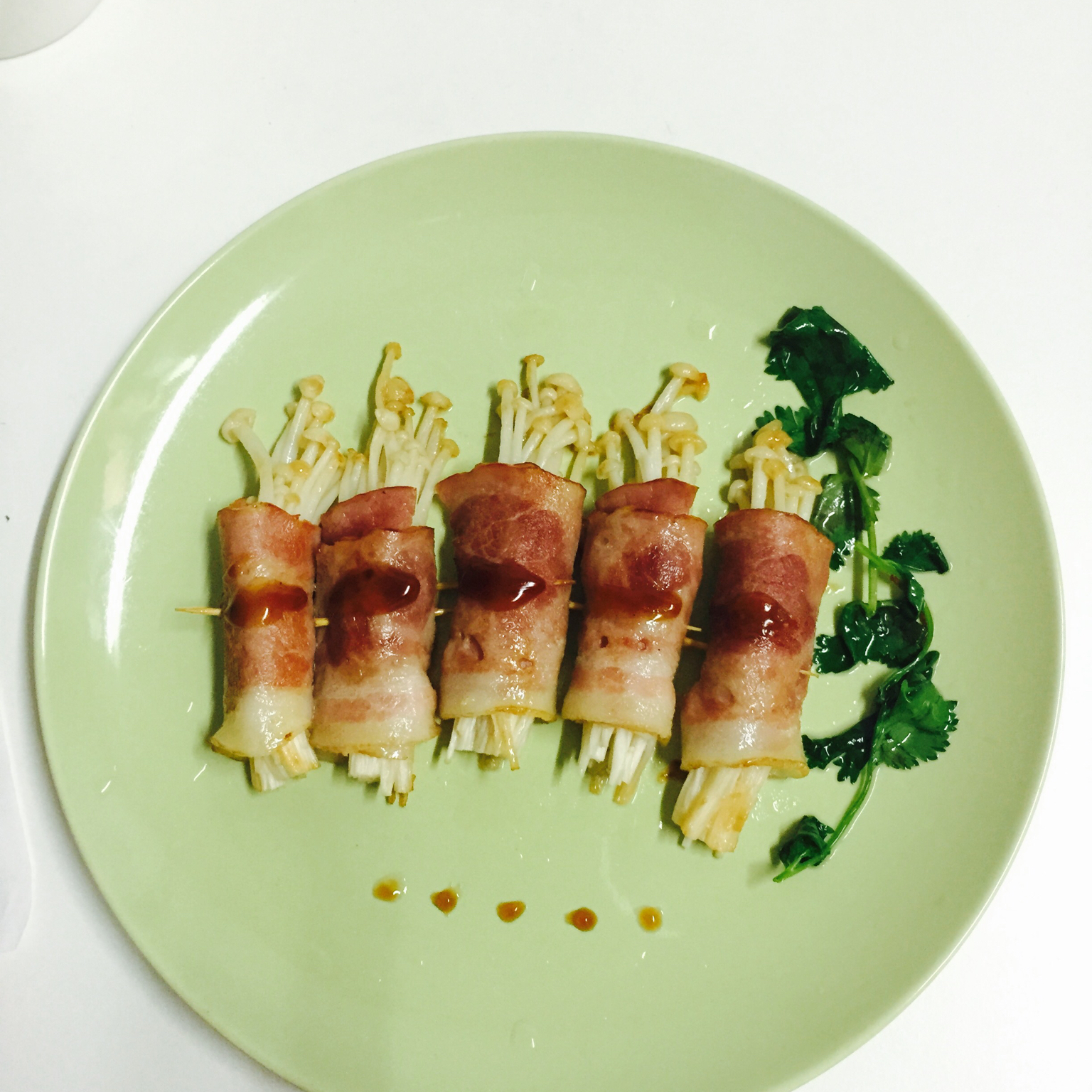 视频菜谱：金针菇培根卷