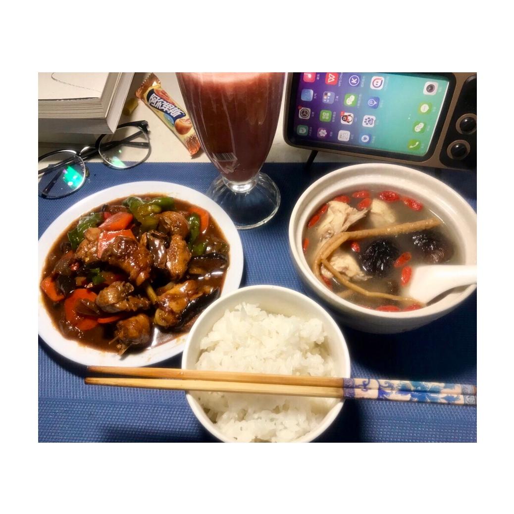 好吃到原地爆炸的黄焖鸡