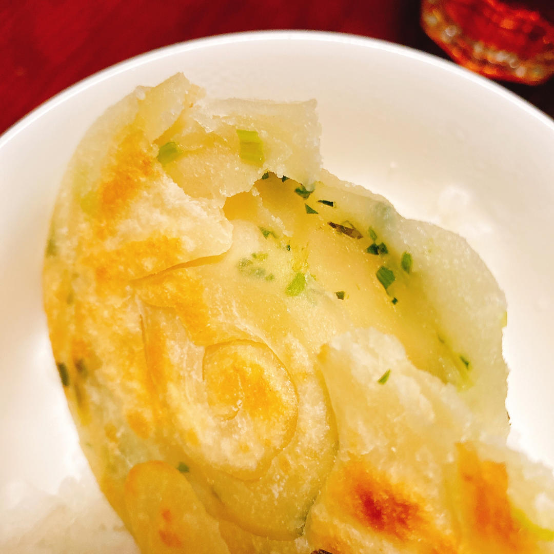 家常葱油饼 柔软多层 凉了也不硬 附细节视频详解