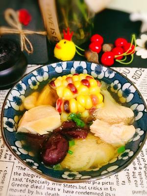 汤汤水水—猴头菇红枣玉米鸡汤的做法 步骤2