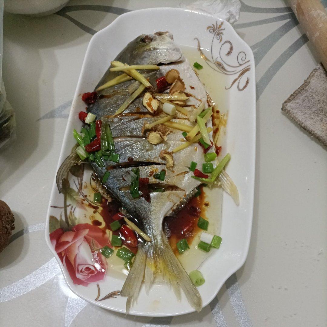 清蒸金鲳鱼
