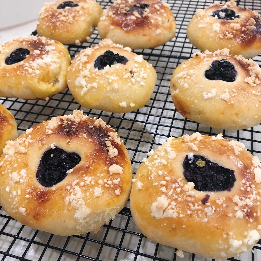 蓝莓蓝莓我爱你～蓝莓爆浆面包