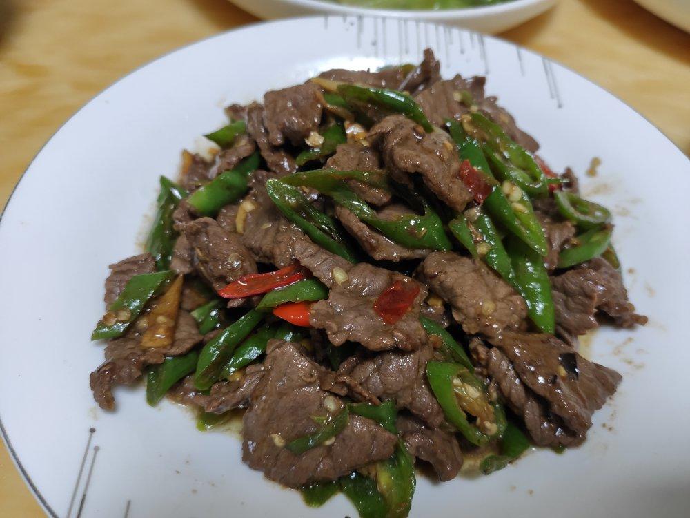 小炒牛肉（肉嫩味香）