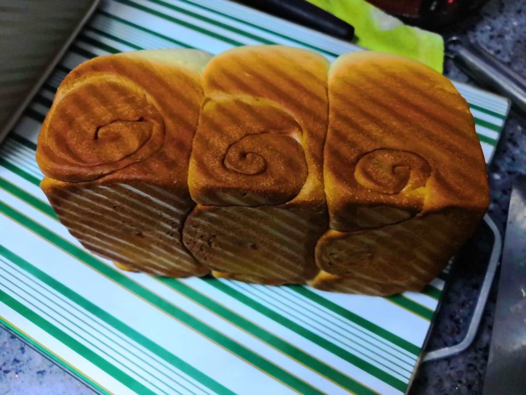 吐司，奶香手撕面包，超级香浓