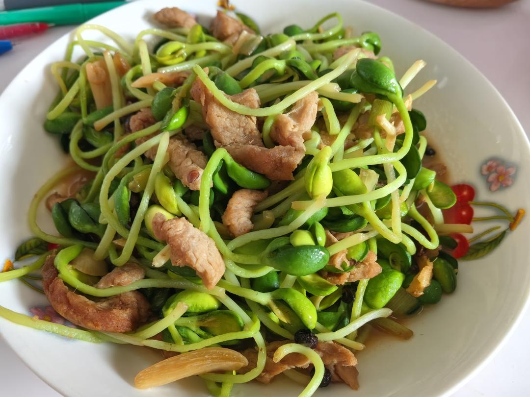 黄豆芽炒肉