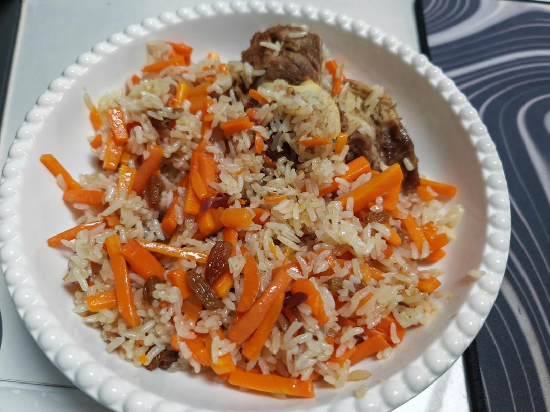 新疆羊排手抓饭