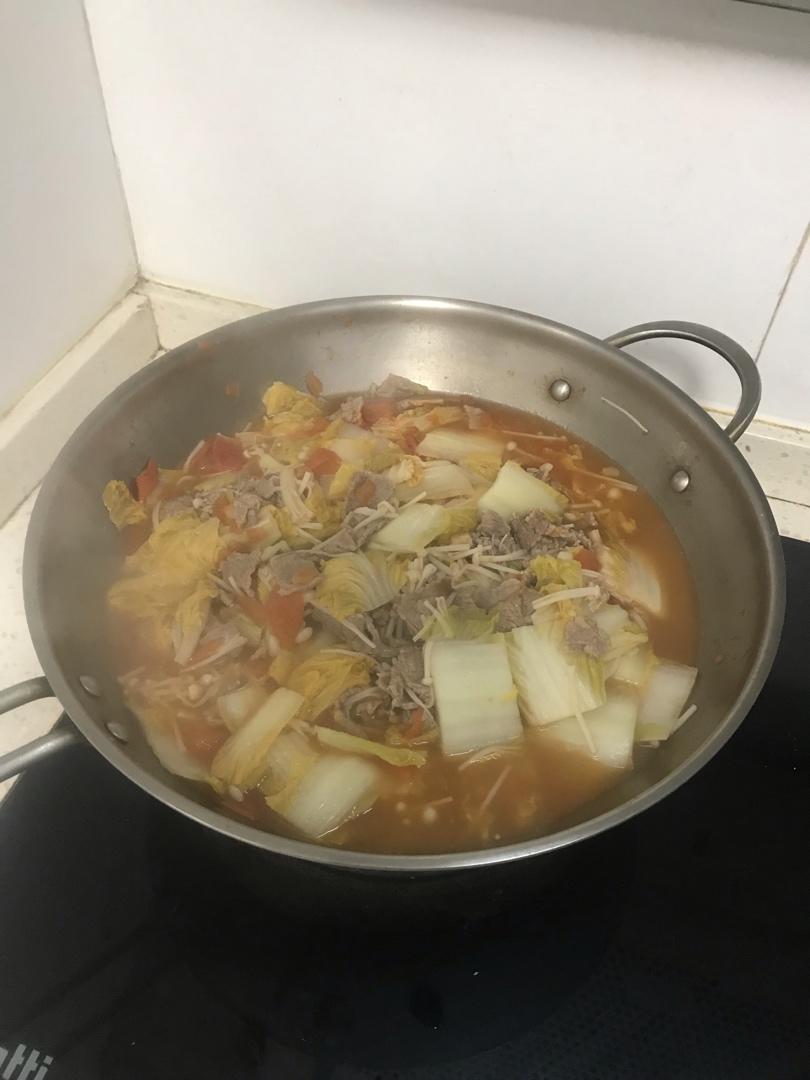 番茄金针菇娃娃肥牛