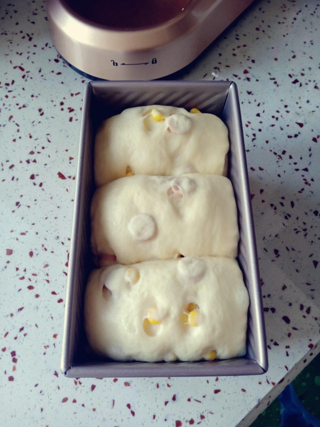 脆肠玉米牛奶吐司