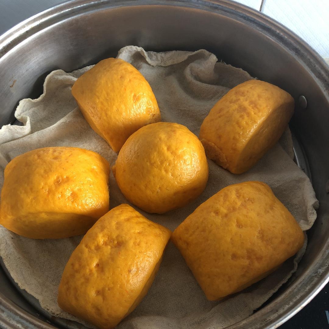 新手也可以--详解如何做出人见人爱、金黄的南瓜馒头