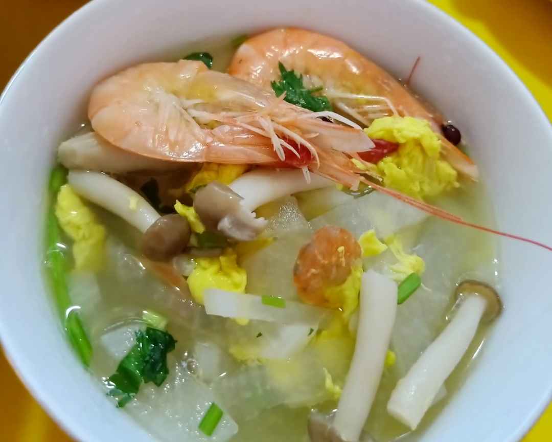萝卜菌菇海鲜汤