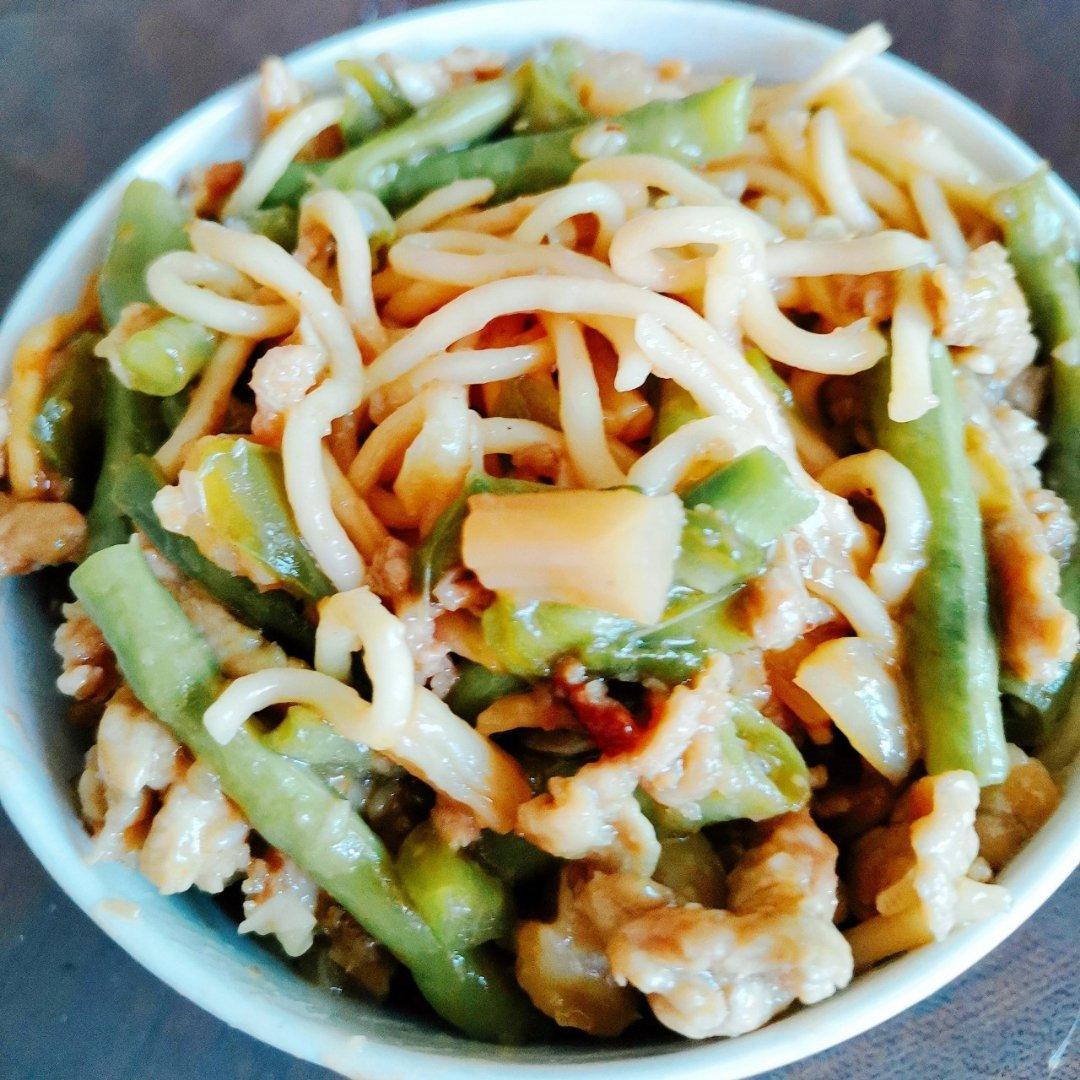豆角焖面