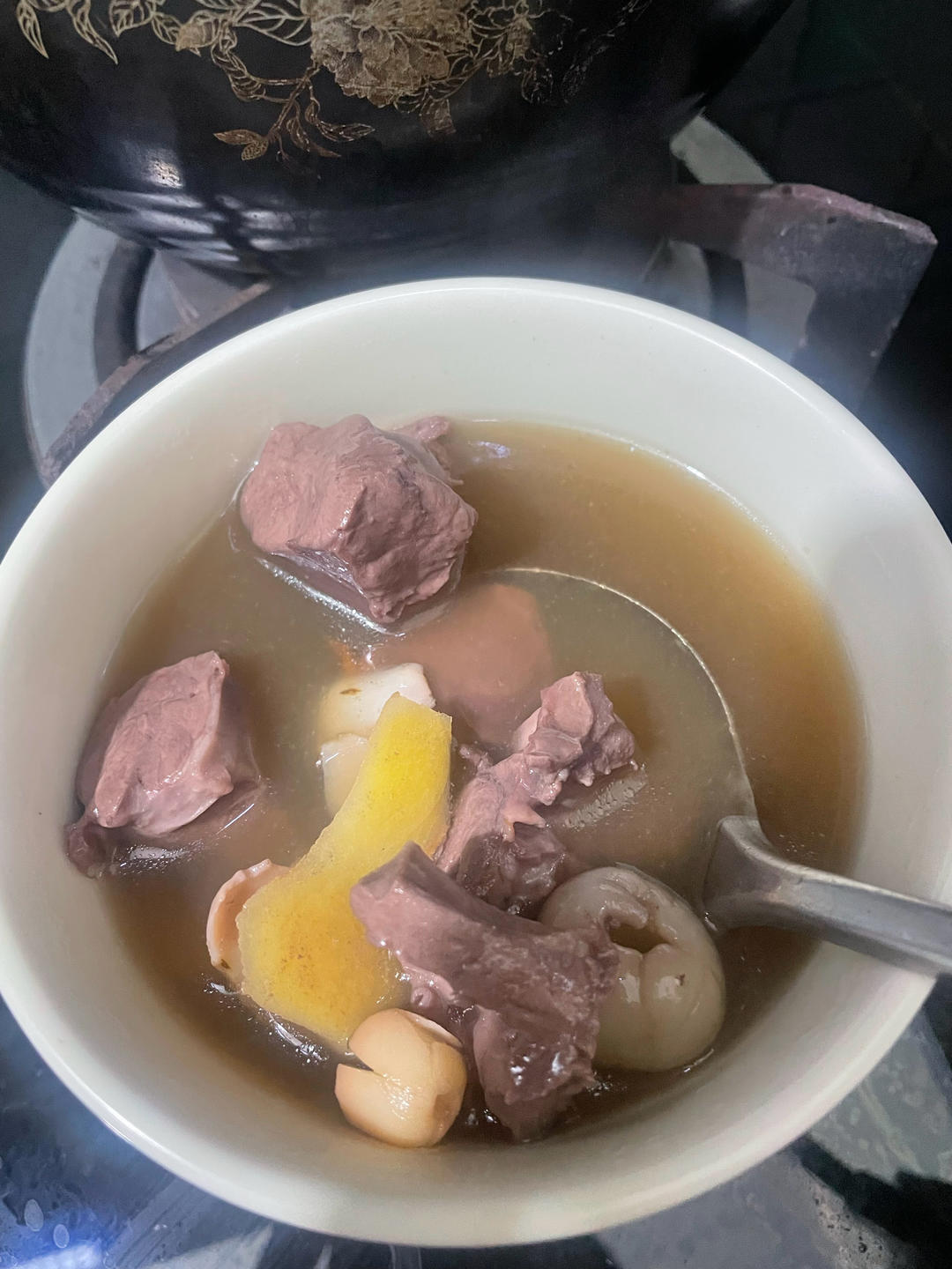 黑豆百合莲子桂圆猪心汤