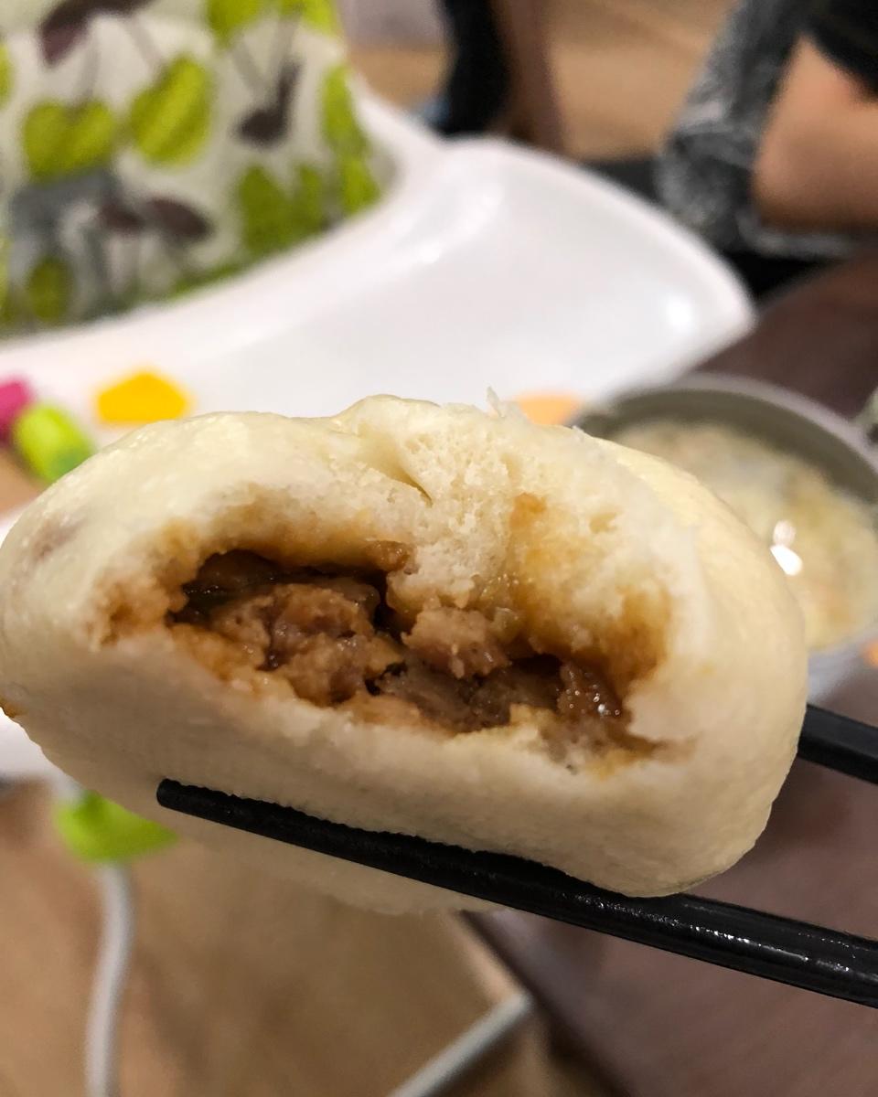 莫西做的松软多汁的肉包子