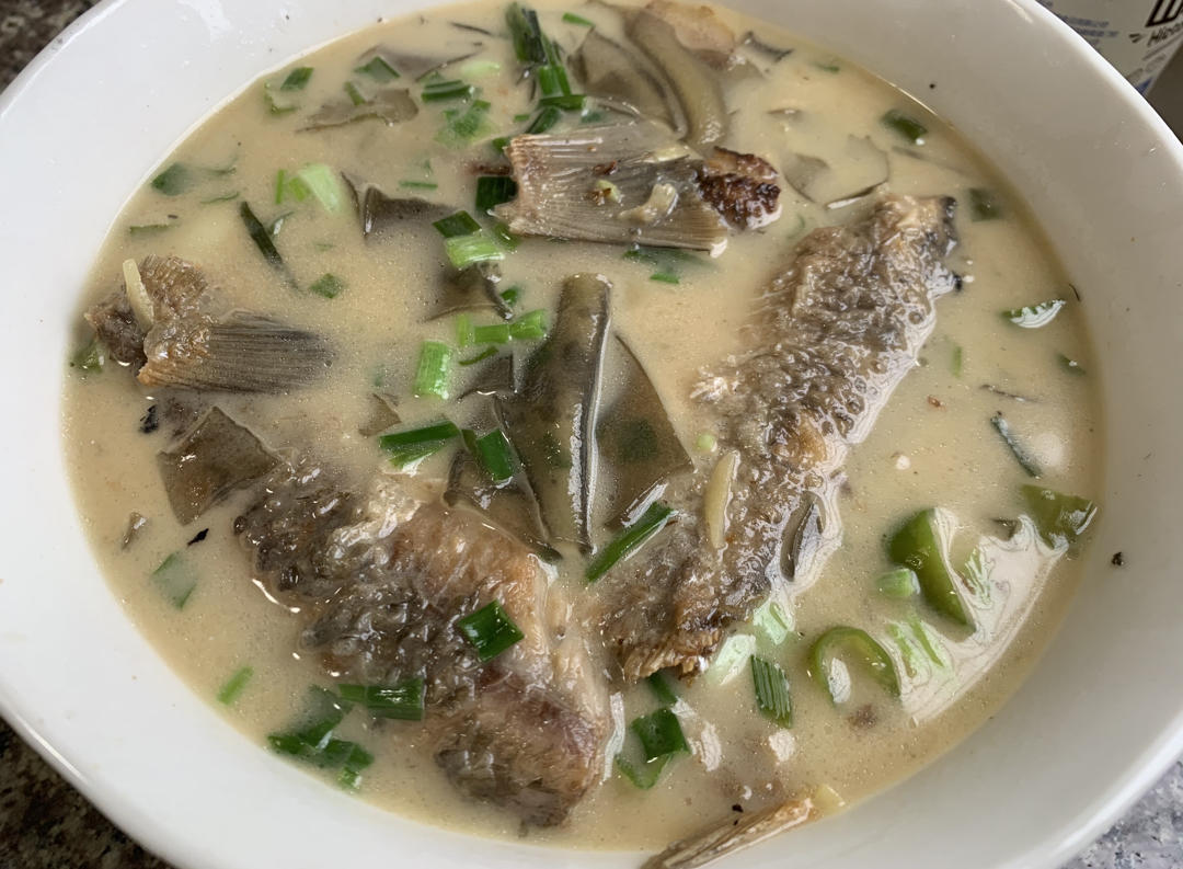 奶白鲫鱼豆腐汤|一条鱼最后的温柔