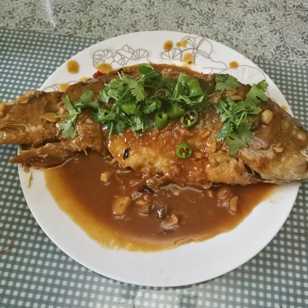 红烧鲤鱼