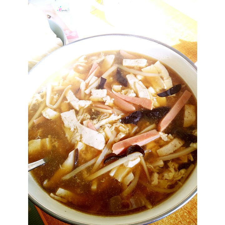 酸辣汤 Spicy & Sour Shredded Pork Soup