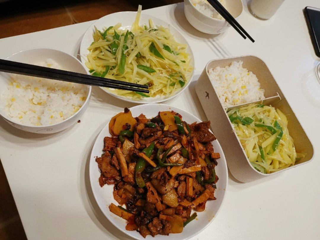 青椒肉丝炒香干
