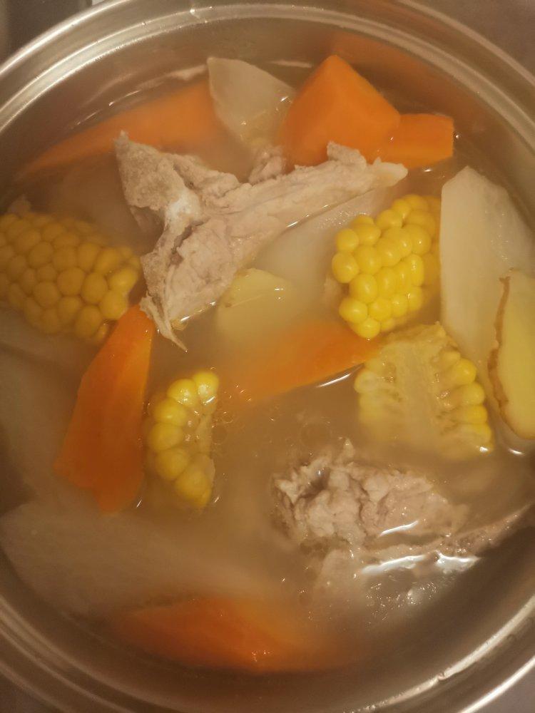 排骨玉米汤