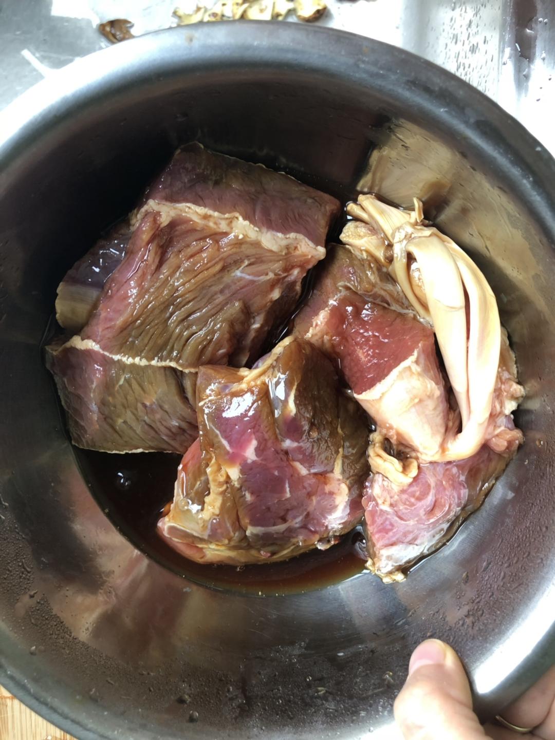 五香牛肉的做法 步骤1