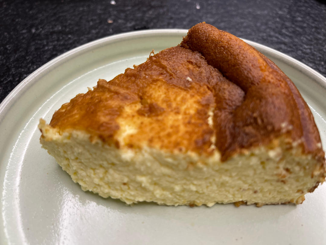 低糖版的网红巴斯克奶酪蛋糕(Basque Burnt Cheesecake) --- 消耗谈奶油和奶油奶酪