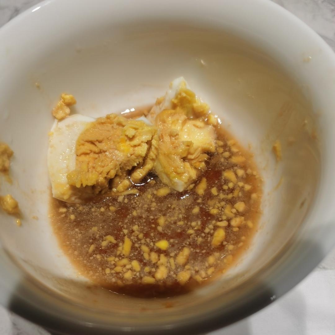 小时候最简单又好吃配粥菜：酱油拌鸡蛋——中式一日三餐（七十三）