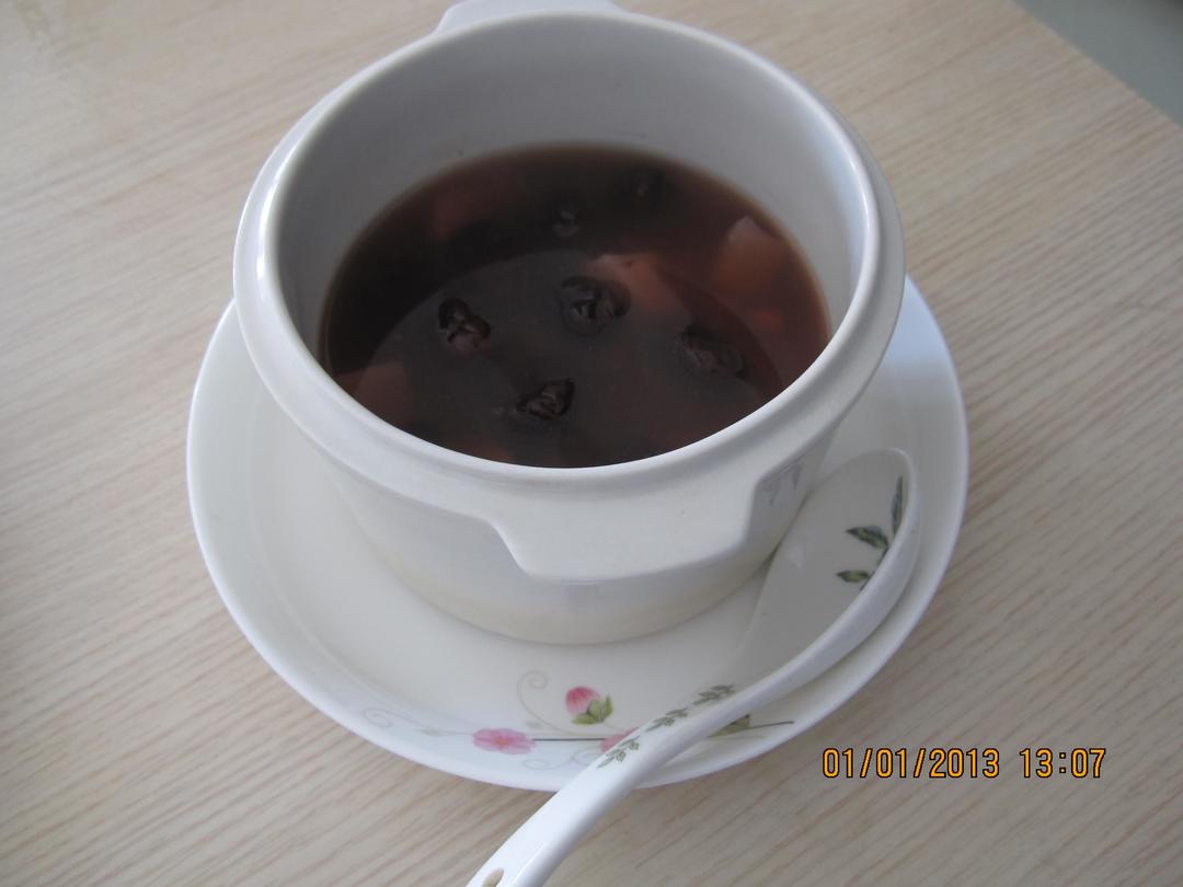 红色藕甜汤的做法