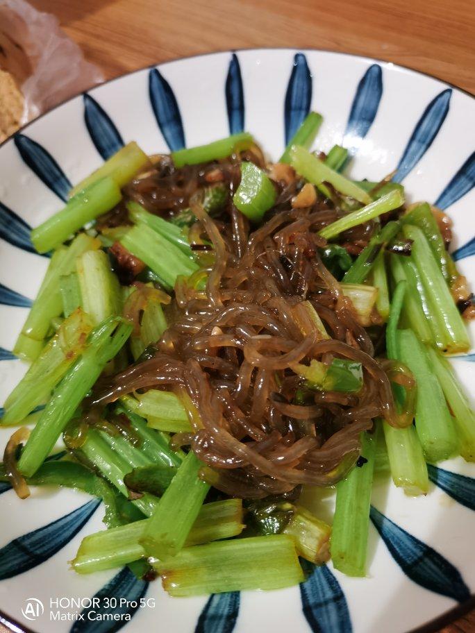 素炒芹菜粉
